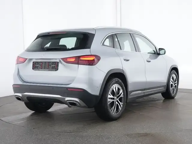 Mercedes-Benz GLA 180