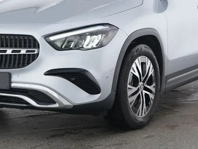 Mercedes-Benz GLA 180