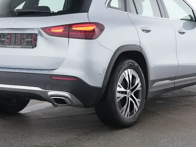 Mercedes-Benz GLA 180