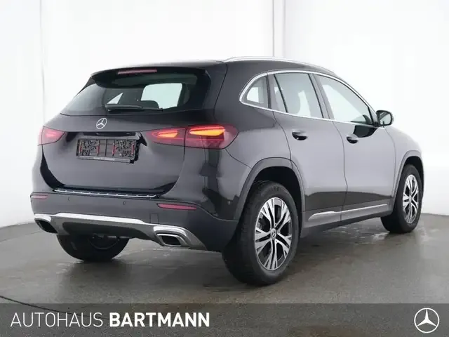 Mercedes-Benz GLA 220