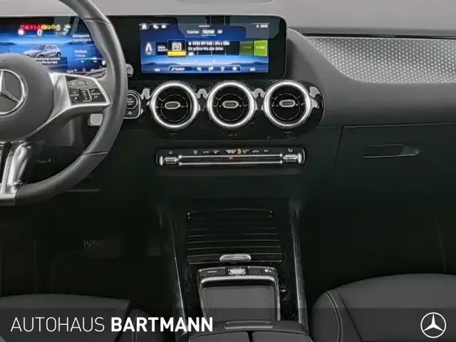 Mercedes-Benz GLA 220