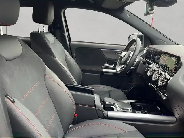 Mercedes-Benz EQA 300