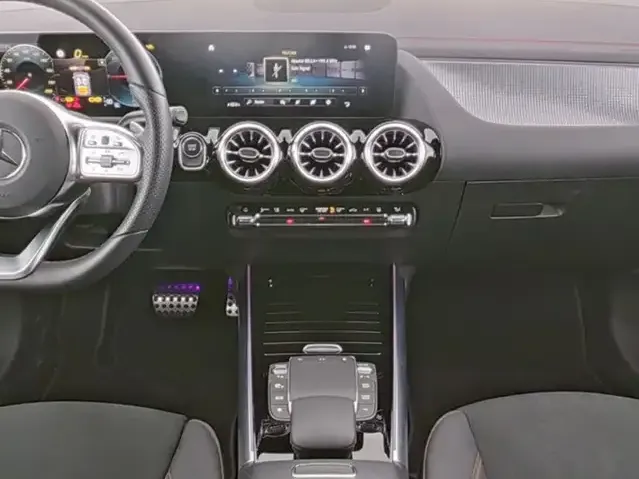 Mercedes-Benz EQA 300