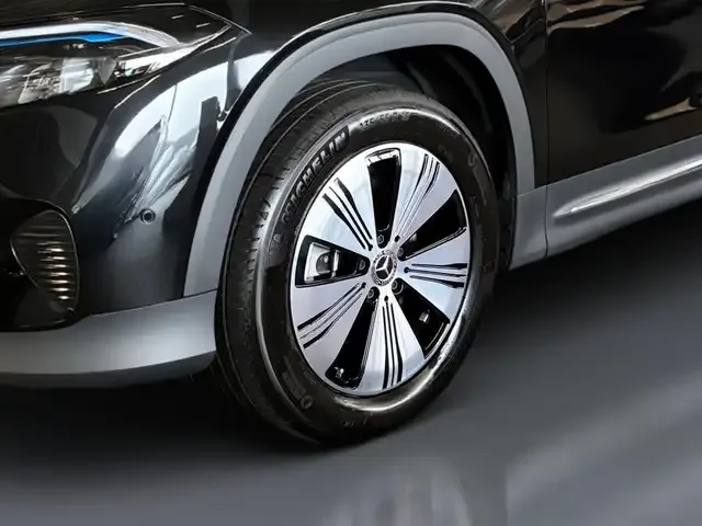 Mercedes-Benz EQB 300
