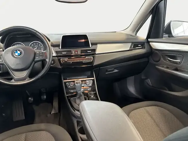 BMW 218