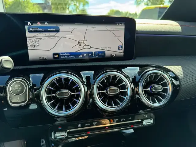 Mercedes-Benz CLA 200