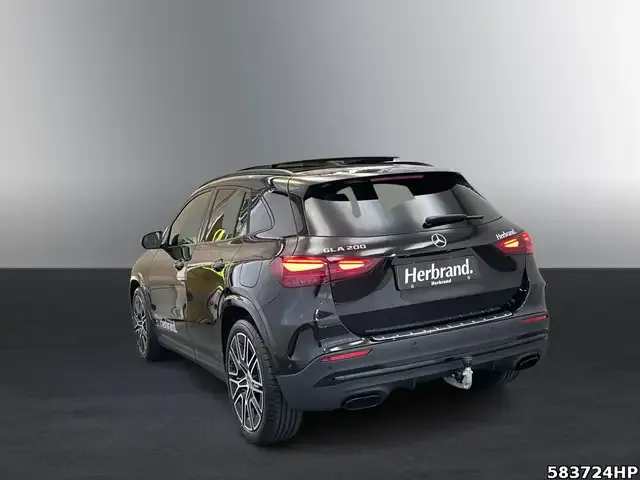 Mercedes-Benz GLA 200