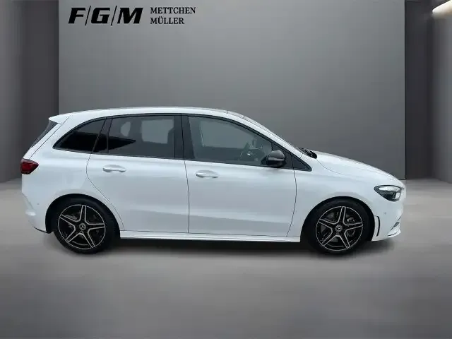 Mercedes-Benz B 220