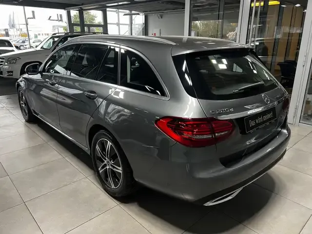 Mercedes-Benz C 220
