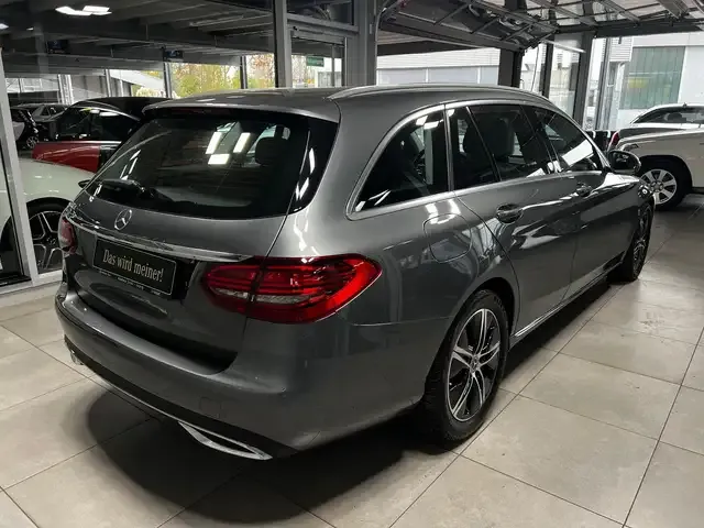 Mercedes-Benz C 220