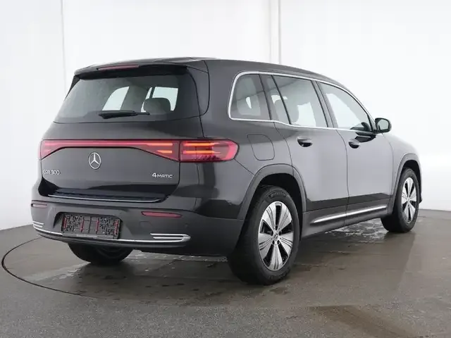 Mercedes-Benz EQB 300