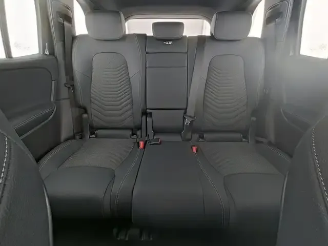 Mercedes-Benz EQB 300