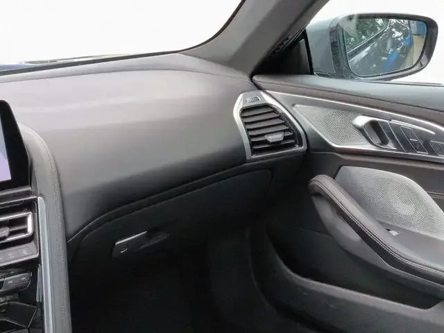 BMW 840