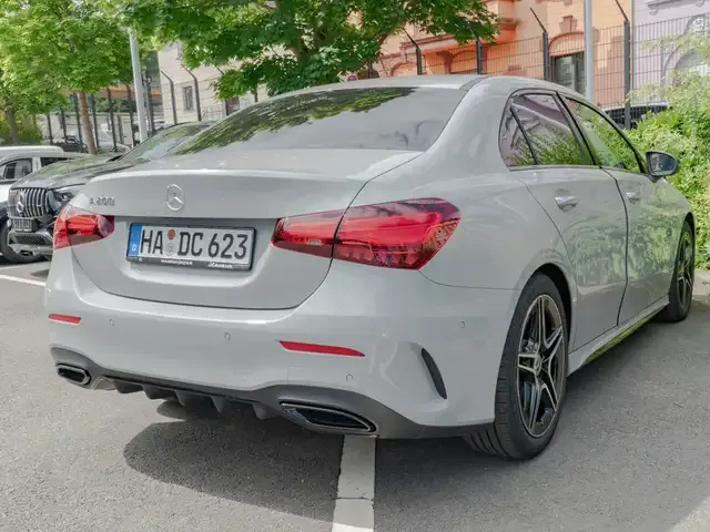 Mercedes-Benz A 200