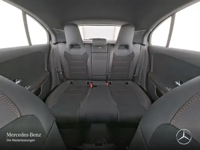 Mercedes-Benz A 220