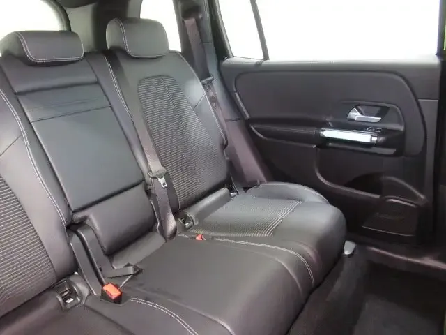 Mercedes-Benz GLB 220