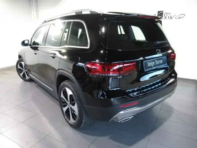 Mercedes-Benz GLB 220