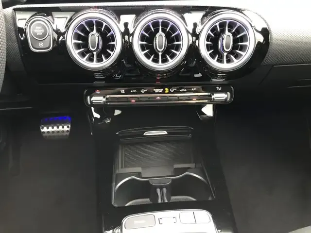 Mercedes-Benz CLA 220
