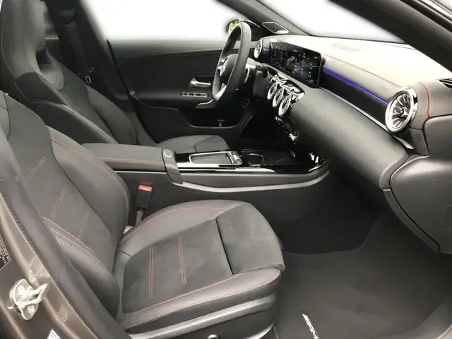 Mercedes-Benz CLA 220
