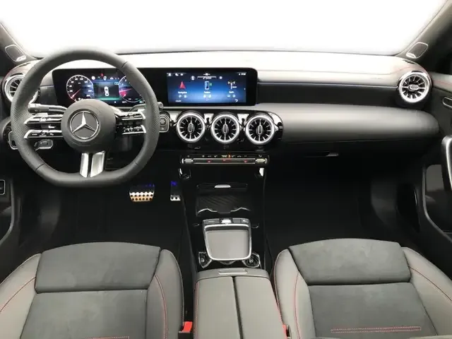 Mercedes-Benz CLA 220