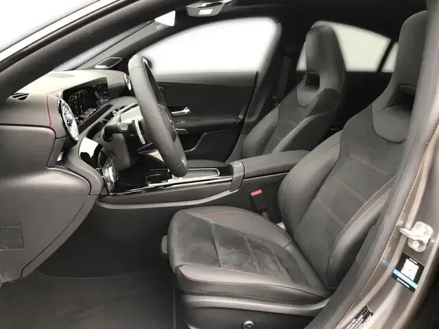 Mercedes-Benz CLA 220