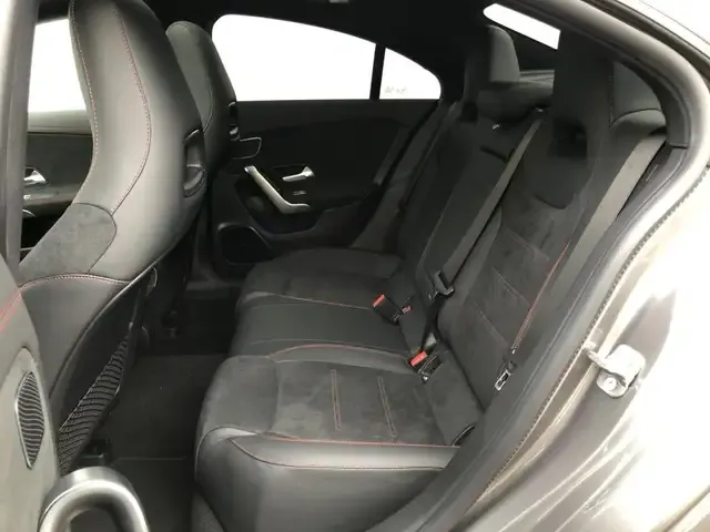 Mercedes-Benz CLA 220