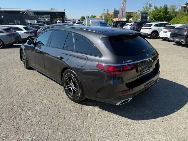Mercedes-Benz E 300