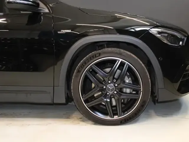Mercedes-Benz GLA 45 AMG