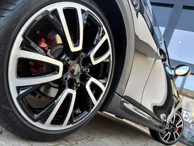 MINI John Cooper Works Cabrio