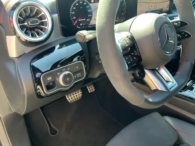 Mercedes-Benz CLA 45 AMG