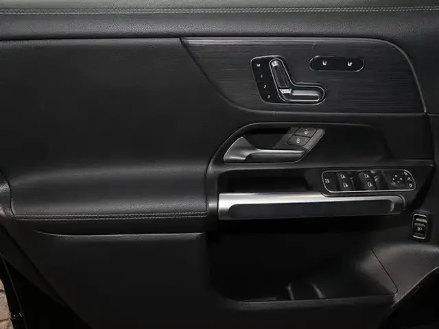 Mercedes-Benz EQB 350