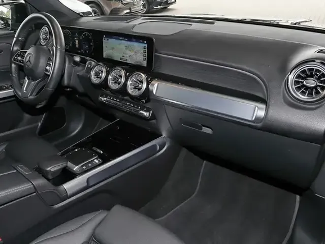 Mercedes-Benz EQB 350