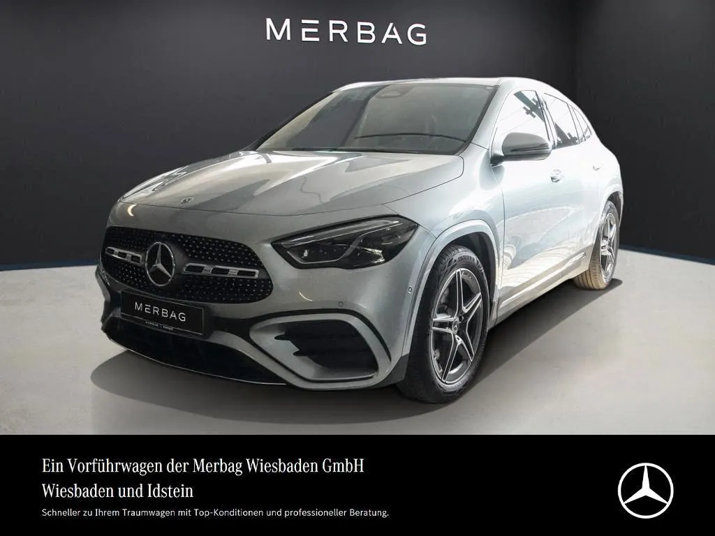 Mercedes-Benz GLA 200