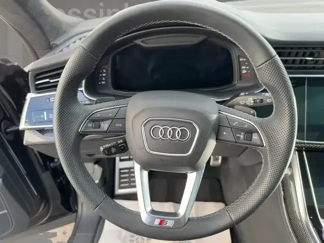 Audi SQ8