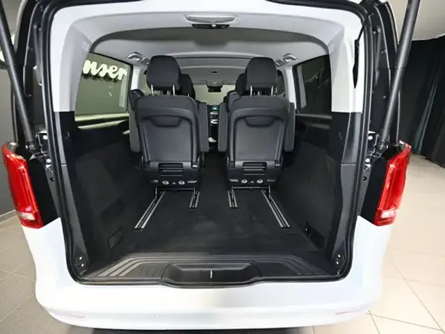 Mercedes-Benz V 220