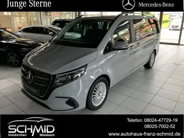 Mercedes-Benz V 220