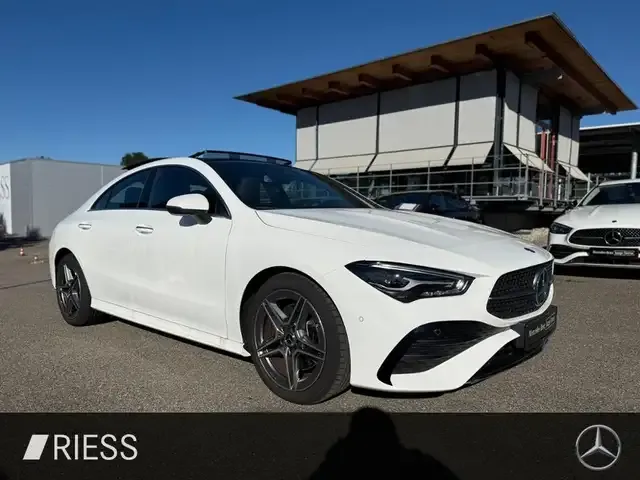 Mercedes-Benz CLA 200