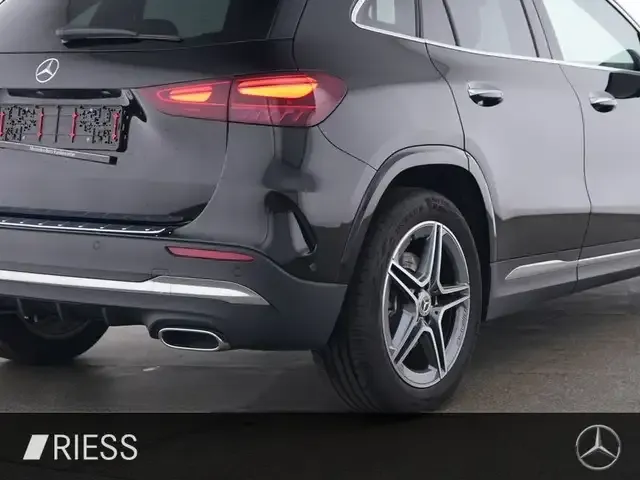 Mercedes-Benz GLA 220