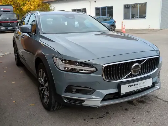 Volvo V90 Cross Country