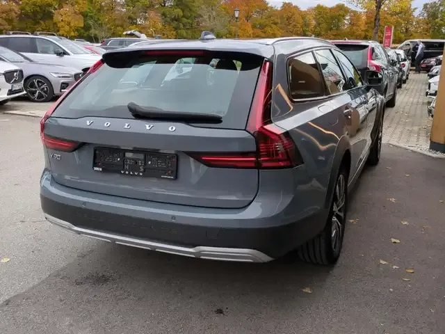 Volvo V90 Cross Country