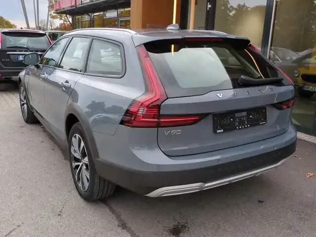 Volvo V90 Cross Country