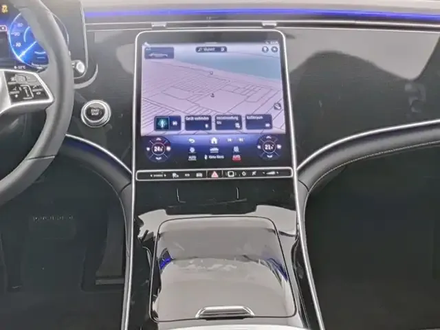 Mercedes-Benz EQE 300