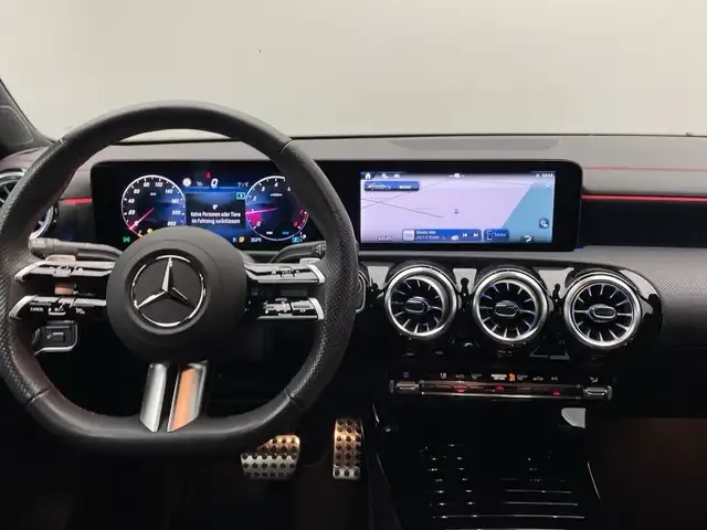 Mercedes-Benz CLA 180