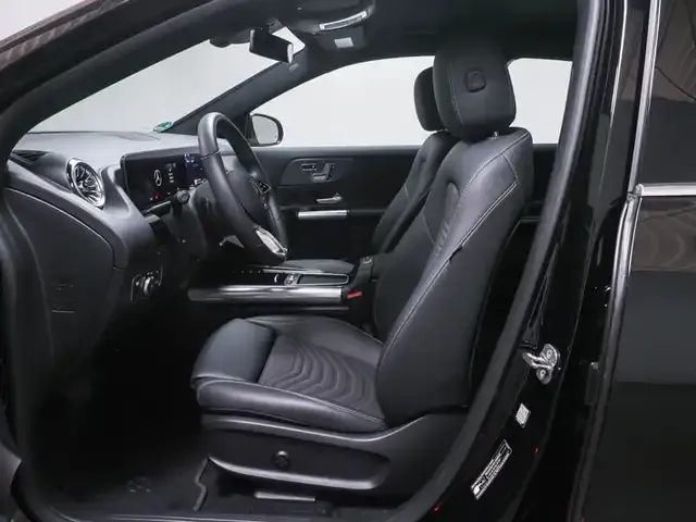 Mercedes-Benz EQA 300
