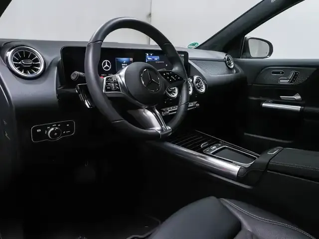 Mercedes-Benz EQA 300