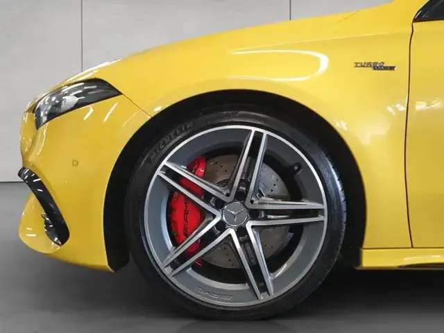 Mercedes-Benz A 45 AMG