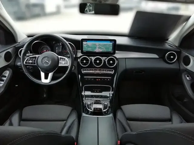 Mercedes-Benz C 220