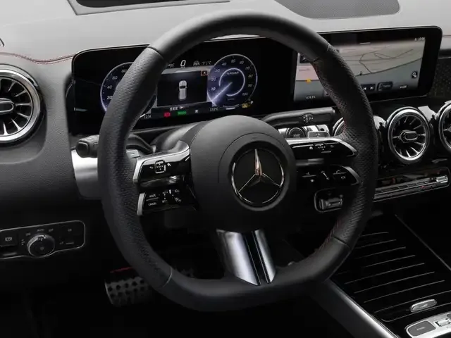 Mercedes-Benz EQB 250