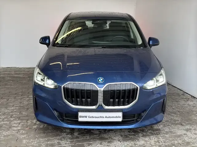 BMW 225