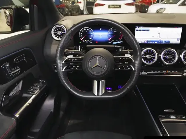 Mercedes-Benz GLA 200